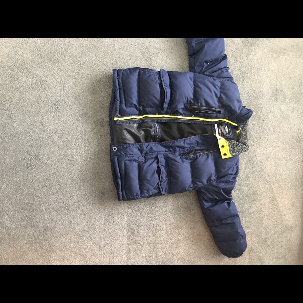 Navy puffer jacket